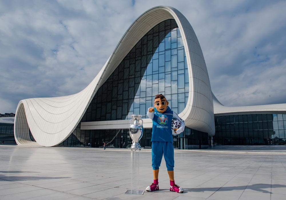 &ldquo;Anri Delone&rdquo; Bakını gəzir &ndash; FOTO